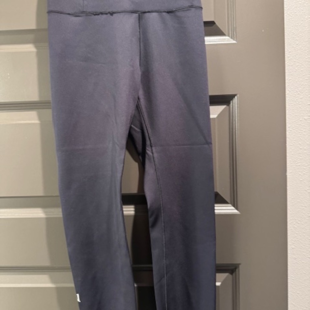 VUORI high rise perfect leggings black medium, great for running and training